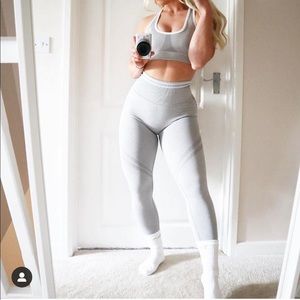 Doyoueven medium sports bra